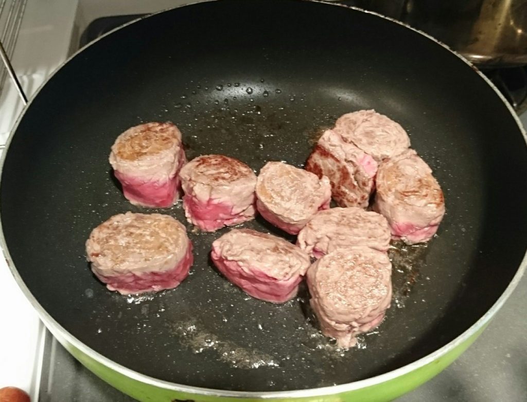 【漫画レシピ】牛肉の小間切れ肉が柔らかいステーキに！