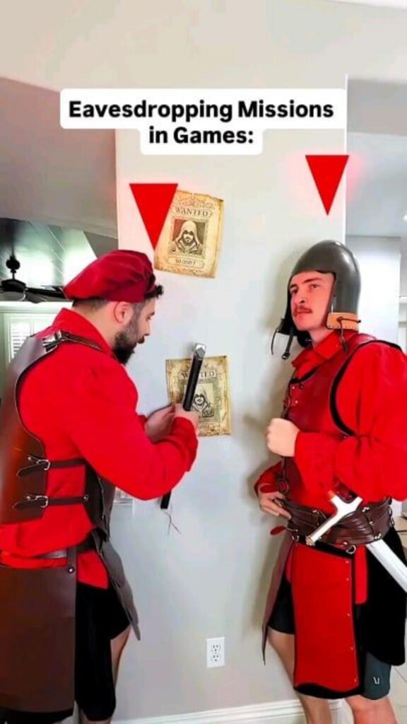 ゲームの盗聴任務を再現する兵士と手配書
